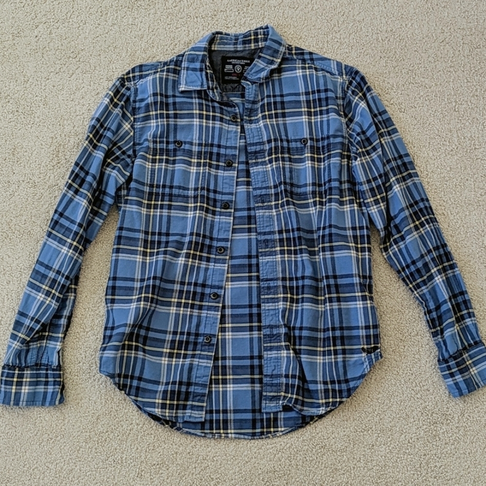 💙💛 American Eagle striped flannel shirt
